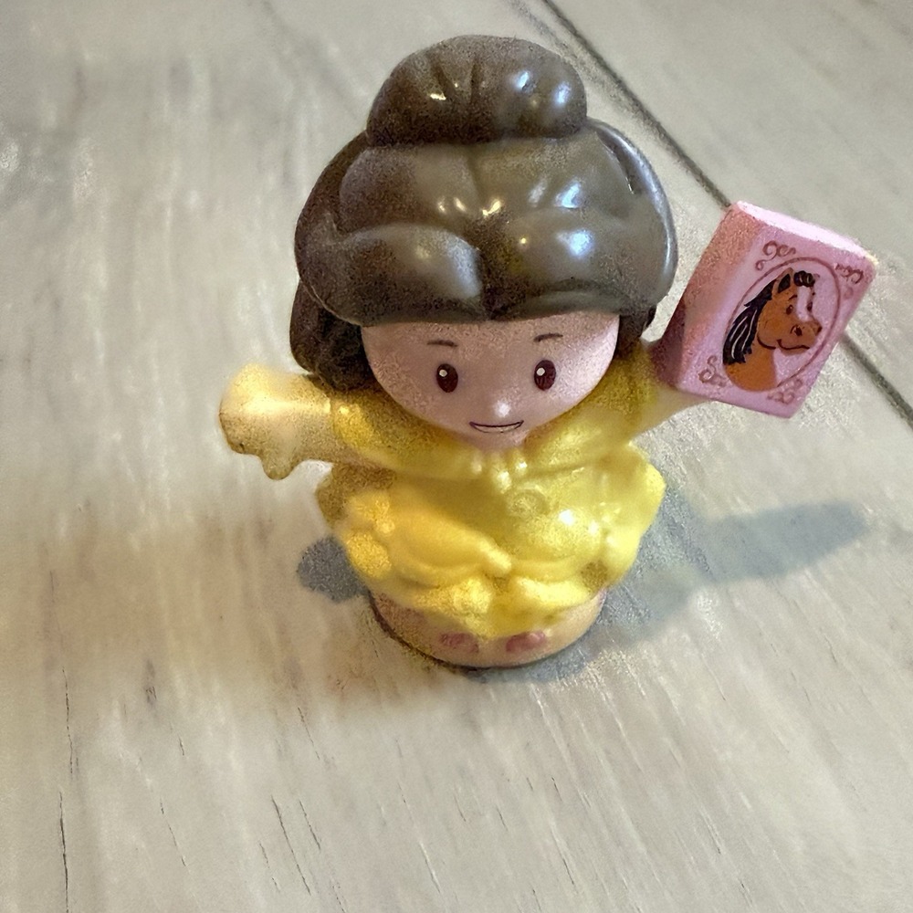 Fisher Price Little People Disney Princess Belle Yellow Dress Pink Book GNG89